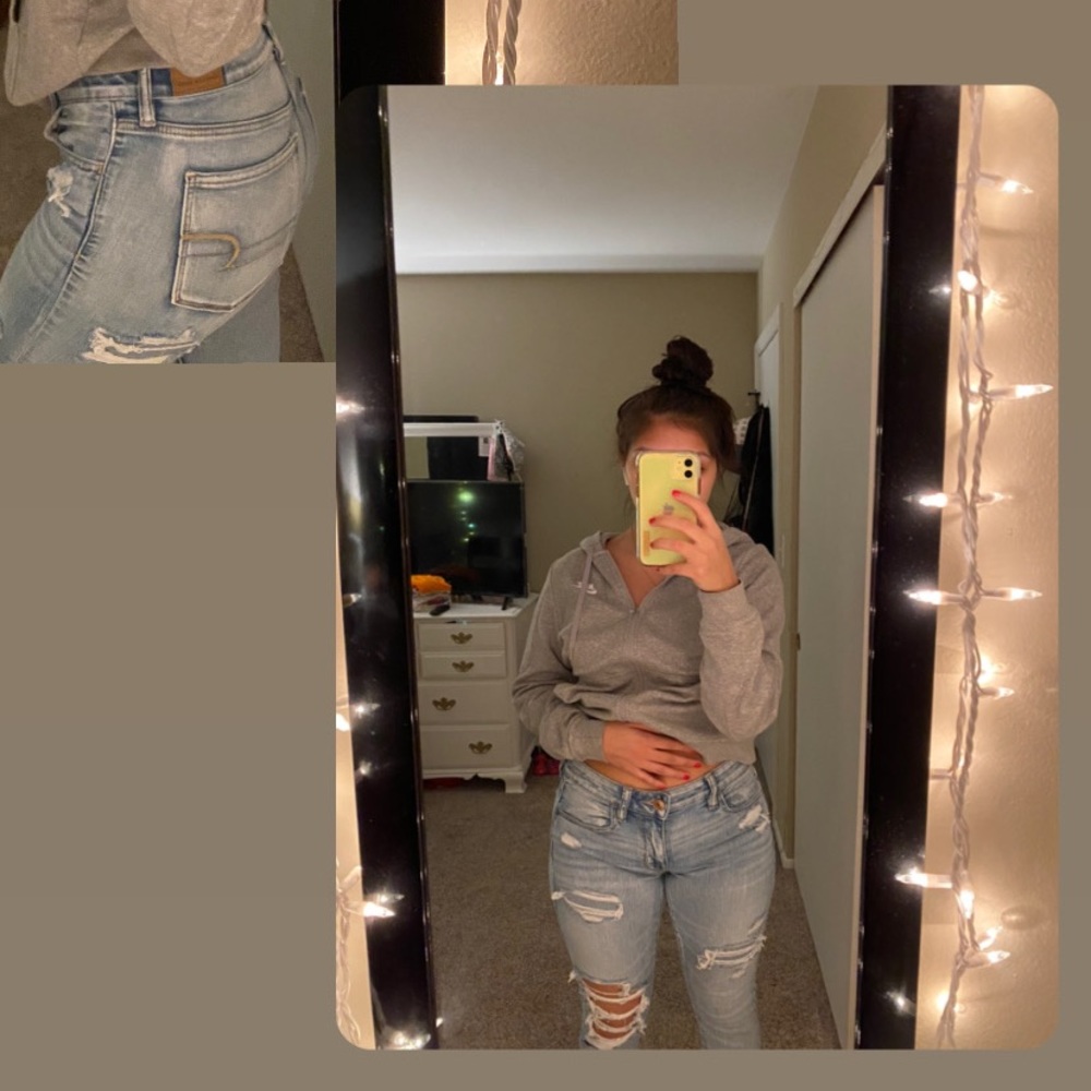 American Eagle ripped jean